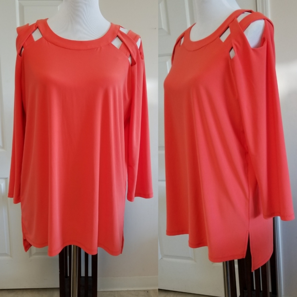 🆕️⬇️🎉HOST PICK🎉 Anne Klein High-Low Cage Shoulder Tunic Top